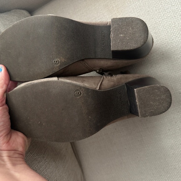 Old Navy Tan Ankle Boots Size 8 - Picture 5 of 6